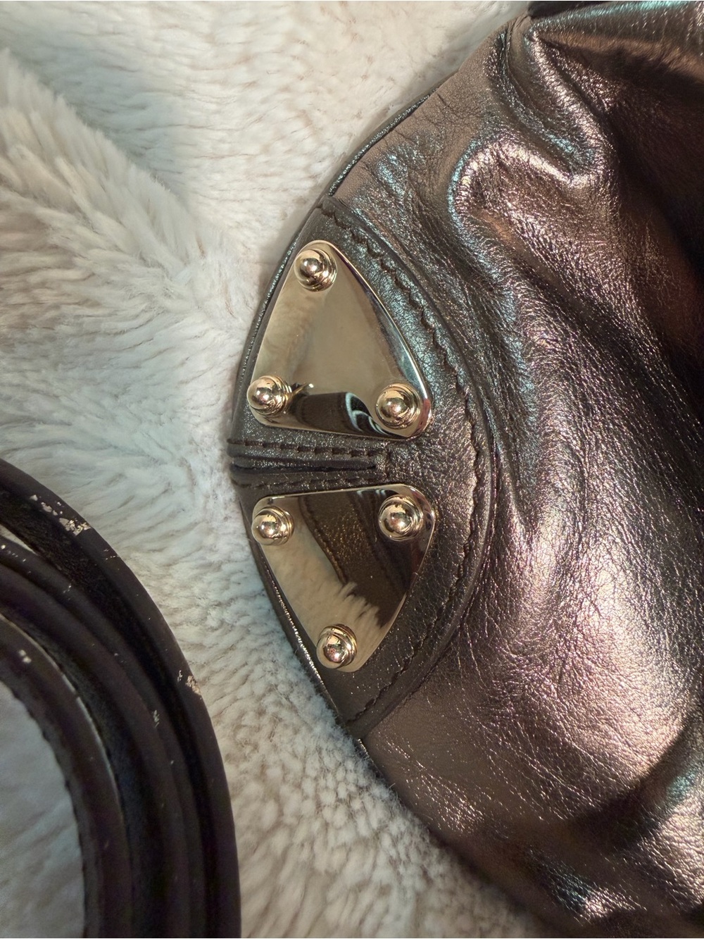 Gucci Small Indy Babouska Metallic Leather Bamboo Tassel Bag - Picture 5 of 16